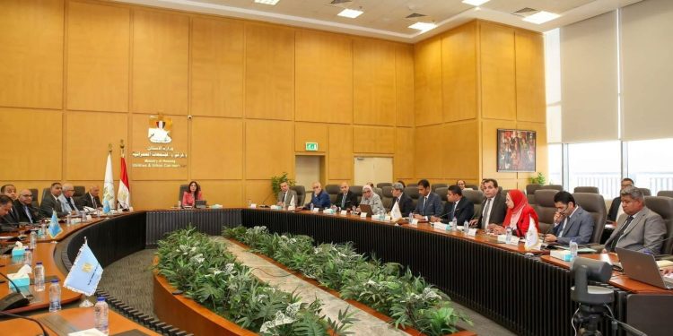 وزيرة الإسكان تعقد اجتماعها الدوري لمتابعة الموقف التنفيذي لمشروعات الإسكان بعدد من المدن الجديدة