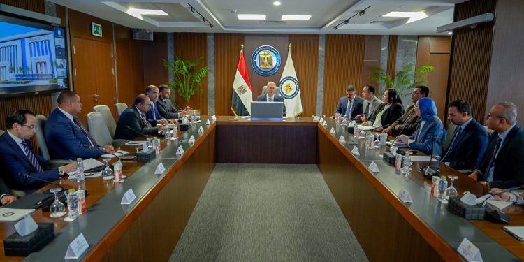  وزير البترول: تحسين ترتيب مصر في مؤشرات الاستثمار التعديني العالمية أولوية استراتيجية لتعزيز الثقة وجذب التمويل والاستثمارات