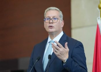 وزير البترول يعلن انطلاق المرحلة الأولى لطرح شركات القطاع بالبورصة المصرية