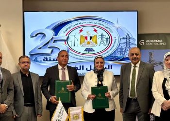 المصرية لنقل الكهرباء توقع عقدًا جديدًا لتنفيذ خطوط نقل بقدرة 500 كيلوفولت لتفريغ طاقات الرياح بمنطقة خليج السويس