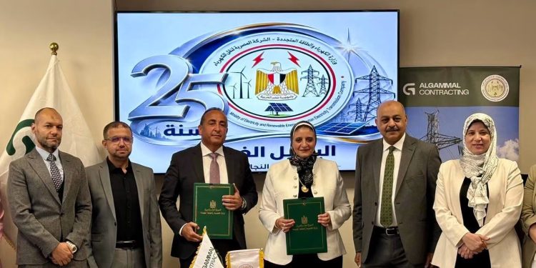 المصرية لنقل الكهرباء توقع عقدًا جديدًا لتنفيذ خطوط نقل بقدرة 500 كيلوفولت لتفريغ طاقات الرياح بمنطقة خليج السويس