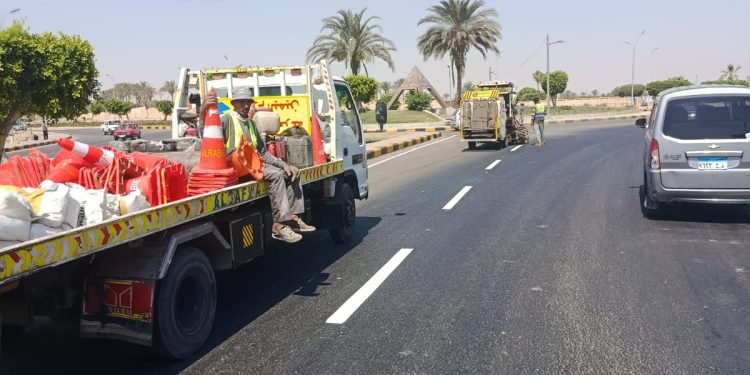 العاشر من رمضان تواصل رفع كفاءة الطرق والمحاور الرئيسية لدعم التنمية وتحسين الحركة المرورية