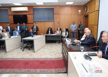 رئيس «القابضة للمياه» يلتقي العاملين بالشركة ويؤكد: حقوق العاملين أولوية… ونعمل جميعًا بروح الفريق لتحقيق صالح الجميع