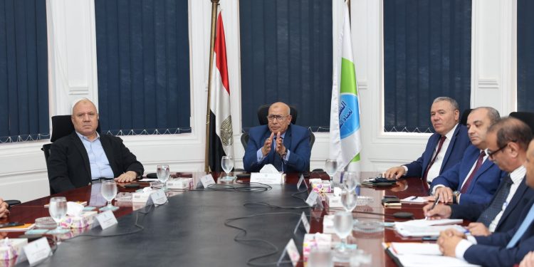 أكبر زيادة فى تطبيق العلاوة الدورية السنوية للعاملين بشركات المياه والصرف الصحي