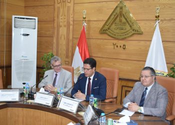 رئيس جامعة بنها يتابع إجراءات اعتماد مستشفى الجراحة من الهيئة العامة للاعتماد والرقابة الصحية (GAHAR)