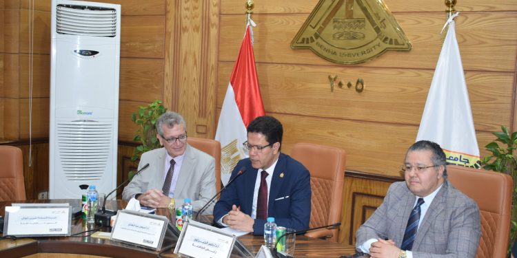 رئيس جامعة بنها يتابع إجراءات اعتماد مستشفى الجراحة من الهيئة العامة للاعتماد والرقابة الصحية (GAHAR)