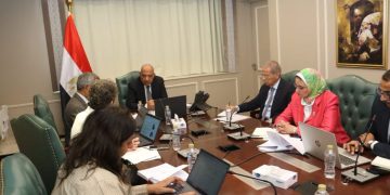 وزير الكهرباء يبحث مع وفد البنك الدولي دعم وتعزيز سبل الشراكة والتعاون في مجالات الاستدامة المالية والتشغيل الاقتصادي وتحسين معدلات الأداء