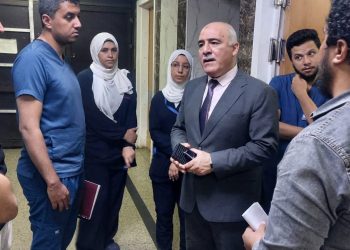 وكيل وزارة صحة القليوبية يفاجئ مستشفى ومركز طبي أبو المنجا بجولة رقابية.. وإحالة طبيبين واثنين من التمريض للتحقيق
