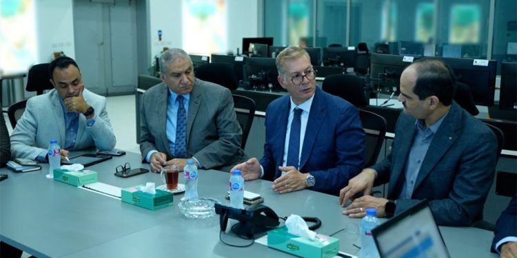 وزير البترول من مركز التحكم في الشبكة القومية للغاز الطبيعي بشركة جاسكو : تأمين كامل احتياجات السوق المحلية خلال ذروة الاستهلاك الأيام الماضية