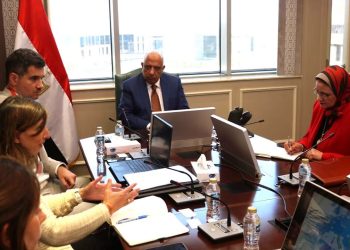 وزير الكهرباء يتابع مع مجموعة “كوبولوزيس اليونانية” والاستشاري “أفري” مستجدات مشروع الربط الكهربائي بين البلدين