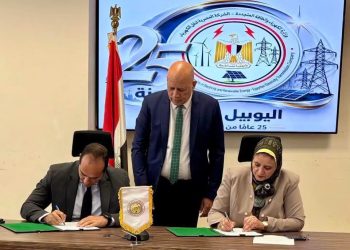 المصرية لنقل الكهرباء توقع اتفاقية شراء الطاقة مع فولتاليا لإنشاء محطة رياح بقدرة 869 ميجاوات بالزعفرانة