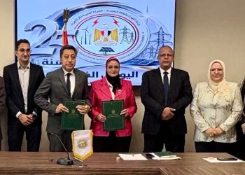 الشركة المصرية لنقل الكهرباء توقع اتفاقية شراء الطاقة مع شركة الكازار لإنشاء محطة رياح بقدرة 407 ميجاوات بالزعفرانة