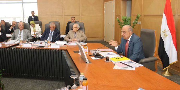 خلال ترأس وزير الكهرباء لأعمال الجمعية العامة للشركة القابضة لكهرباء مصر وشركاتها التابعة.. 23,1 مليار جنيه حجم استثمارات مستهدفة