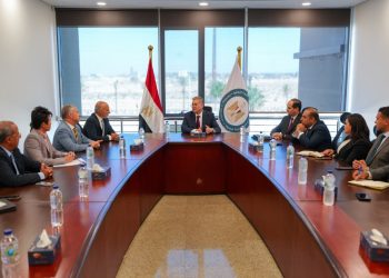 وزير البترول يبحث مع إكسون موبيل العالمية آليات تنفيذ مذكرة التفاهم لربط اكتشافات الشركة في قبرص بالبنية التحتية المصرية