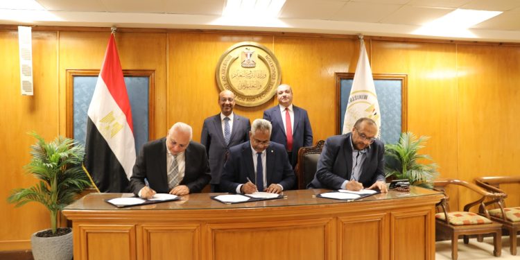 رئيس جامعة بنها يتفقد أعمال الصيانة بالمدن الجامعية بمشتهر استعدادا للعام الدراسي الجديد