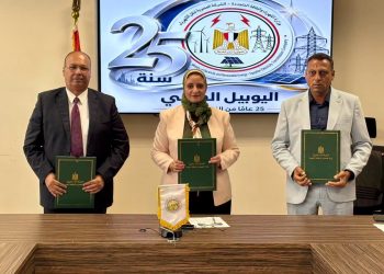 المصرية لنقل الكهرباء توقع عقدًا لتأهيل محطة محولات جرجا جهد 66 ك.ف وربطها بالشبكة القومية الموحدة