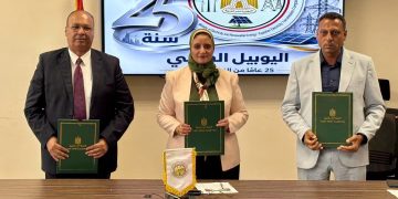 المصرية لنقل الكهرباء توقع عقدًا لتأهيل محطة محولات جرجا جهد 66 ك.ف وربطها بالشبكة القومية الموحدة