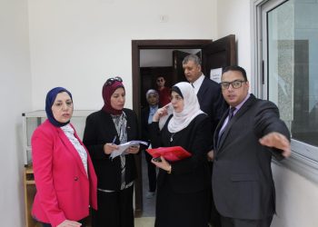 لجنة قطاع الدراسات الصيدلية تتفقد الإمكانات والتجهيزات لكلية الصيدلة بجامعة بنها بالعبور