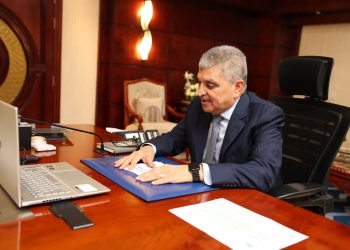 الفريق أسامة ربيع يجتمع مع نائب الرئيس التنفيذي للأصول والعمليات بمجموعة “CMA CGM” لتعزيز سُبل التعاون المستقبلي
