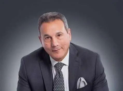 محمد الأتربي يحذر من صفحات الجوائز الوهمية والرسائل المزيفة