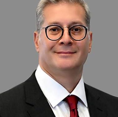عاجل.. المهندس كريم بدوى يصل إلى موقـع إنتاج حقل البركــة فى كـوم أمبـو لمتابعة سير العمل بجهاز حفـر وصيانة الآبار الجديدة