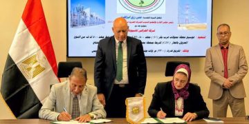 نقل الكهرباء توقع عقدين مع الخرافي ناشيونال لتوسعة محطتي غرب بكر وأبيس لدعم استقرار الشبكة القومية الموحدة