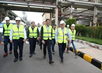 ” أبو قير للأسمدة تستقبل وزير الصناعة ومحافظ الإسكندرية.. وتأكيد على مواصلة مسيرة التطوير والارتقاء بأعلى معايير الجودة نحو صناعة وطنية أكثر استدامة “
