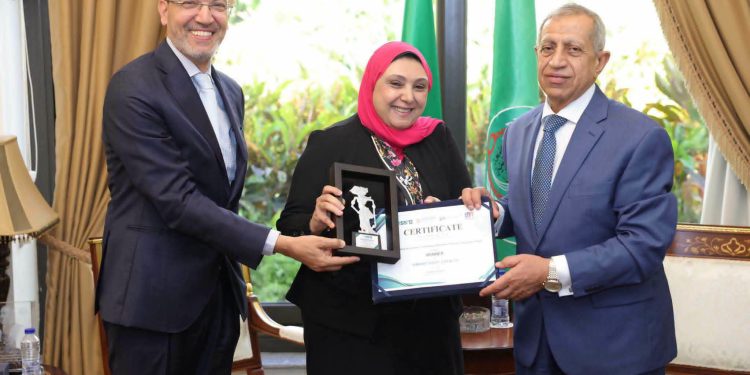الأكاديمية العربية تحصد جائزة التميز في تنظيم مسابقات الابتكار الهندسي ودعم الشباب
