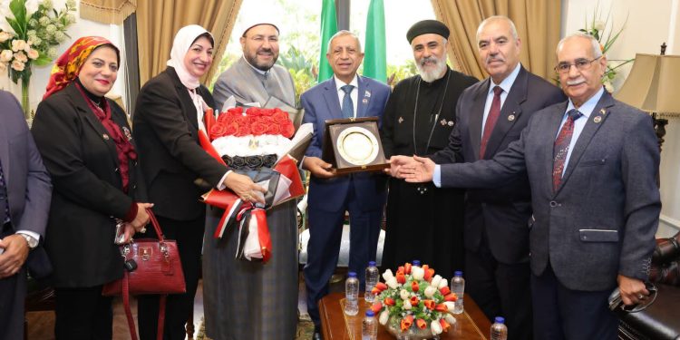 بيت العائلة المصرية يكرم الأستاذ الدكتور إسماعيل عبد الغفار تقديراً لجهوده الوطنية ودوره في تطوير التعليم والتنمية المجتمعية