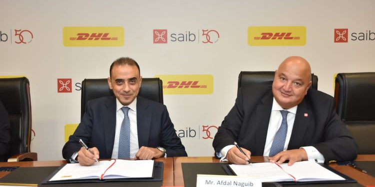 بنك saib يوقع شراكة مع »دي اتش ال اكسبرس« لتطبيق مبادرة «Go Green Plus»