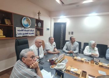 «القابضة للمياه» تبحث التوسع في تطبيق تكنولوجيا الترشيح الطبيعي لضفاف الأنهار بمحافظات الصعيد