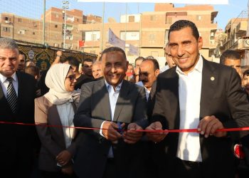 ضمن احتفالات القليوبية بعيدها القومي.. محافظ القليوبية ووزير الشباب والرياضة يفتتحان ملعبًا قانونيًا بالنجيل الصناعي بمركز شباب أبو الغيط بالقناطر الخيرية