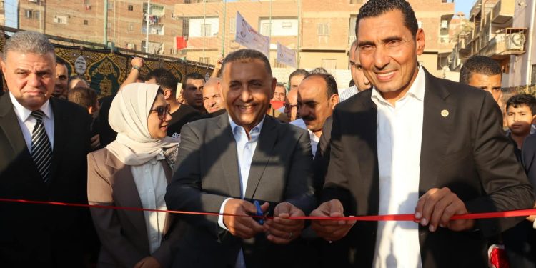 ضمن احتفالات القليوبية بعيدها القومي.. محافظ القليوبية ووزير الشباب والرياضة يفتتحان ملعبًا قانونيًا بالنجيل الصناعي بمركز شباب أبو الغيط بالقناطر الخيرية