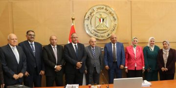 وزير الكهرباء يترأس اجتماع الجمعية العامة للشركة المصرية لنقل الكهربا