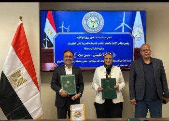 المصرية لنقل الكهرباء توقع اتفاقية شراء الطاقة لإنشاء محطة رياح بقدرة 1000 ميجاوات برأس شقير