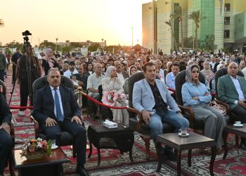 محافظ الشرقية ورئيس جهاز العاشر من رمضان يشهدان حفل تخرج طلاب المعهد التكنولوجي العالي