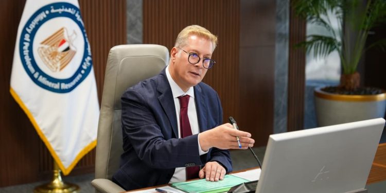 المهندس كريم بدوي يترأس اجتماع الجمعية العامة لشركة التعاون للبترول لاعتماد نتائج أعمال العام المالي 2025/2026