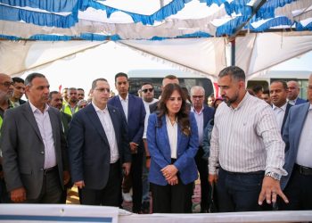وزيرة الإسكان تتفقد مشروعات المرافق بمنطقتي الأمل والشريط الخدمي بمدينة العبور الجديدة