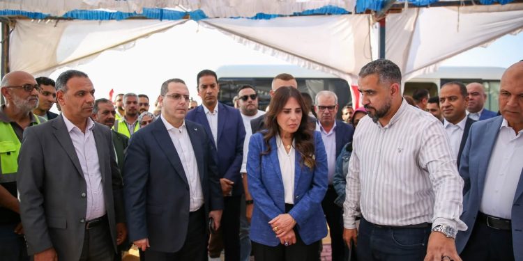 وزيرة الإسكان تتفقد مشروعات المرافق بمنطقتي الأمل والشريط الخدمي بمدينة العبور الجديدة