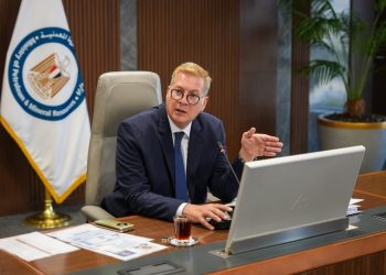 وزير البترول والثروة المعدنيه يترأس الجمعية العامة لشركة جنوب الوادي القابضة