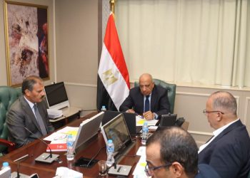  وزير الكهرباء يتابع مع الاستشاري الدولي مستجدات العمل على تحديث استراتيجية الطاقة المتكاملة والمستدامة حتى عام 2040