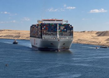 الفريق أسامة ربيع:” قناة السويس تشهد العبور الأول لسفينة الحاويات OOCl PORTUGAL ضمن قافلة الشمال” 