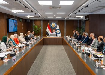 خلال الجمعية العامة للشركة القابضة للبتروكيماويات: وزير البترول يُشيد بالنمو الملحوظ في إنتاج البتروكيماويات وفتح أسواق عالمية جديدة للتصدير