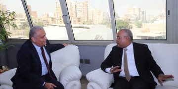 عباس صابر ومحمد قنديل يؤكدان من «غاز مصر»: التعاون بين الإدارة والنقابة ركيزة للاستقرار والنجاح