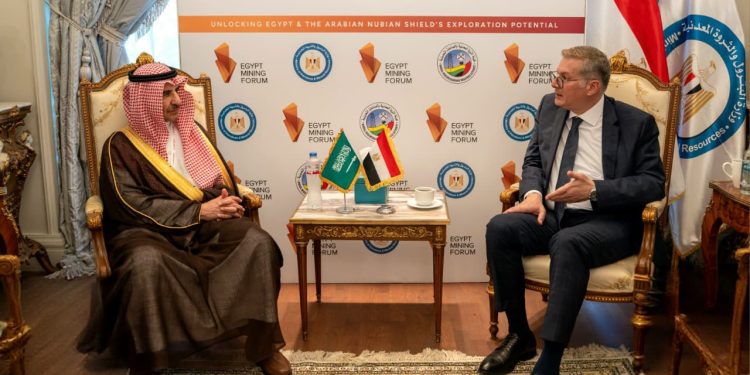 على هامش منتدى مصر للتعدين 2026.. وزير البترول يبحث مع نائب وزير الصناعة السعودي تعزيز التعاون في التدريب وتبادل الخبرات التعدينية