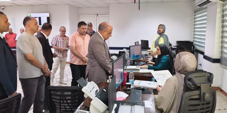 وزير الكهرباء فى زيارة ميدانية إلى قطاع شبكات المدن الجديدة بمدينة العاشر من رمضان بمحافظة الشرقية