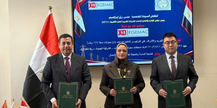 نقل الكهرباء توقع عقدًا توريد وتركيب 4 محولات بسعة 175 ميجا فولت أمبير لتدعيم الشبكة القومية الموحدة
