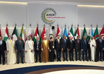 الدكتور محمود عصمت: تطوير قاعدة بيانات عربية موحدة لمشروعات الطاقة المتجددة وكفاءة الطاقة