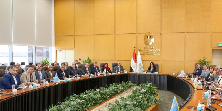 وزيرة الإسكان تعقد اجتماعًا موسعًا لمتابعة الموقف التنفيذي لمشروعات المبادرة الرئاسية «حياة كريمة»