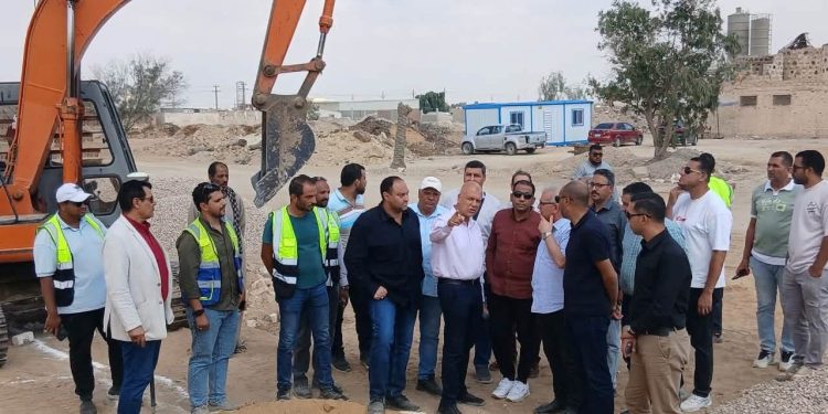 وزيرة الإسكان تتابع موقف تنفيذ عددٍ من مشروعات المرافق وتطوير الخدمات بمدينة الشروق